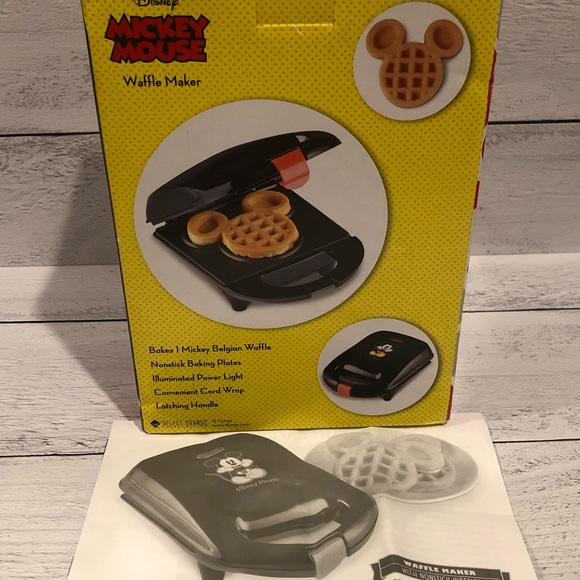 Mickey Mouse Waffle Maker - Brand New - Picture 2 of 11